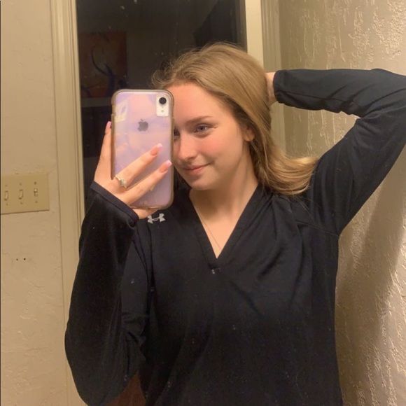 under armor pullover - Picture 4 of 4